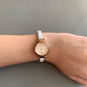 Fossil watch with changeable straps